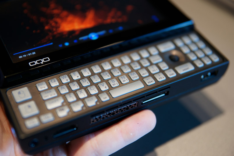 Illustration for article titled OQO Model 2+ Is +10 Awesome: OLED Touchscreen, Global 3G and Speed UP